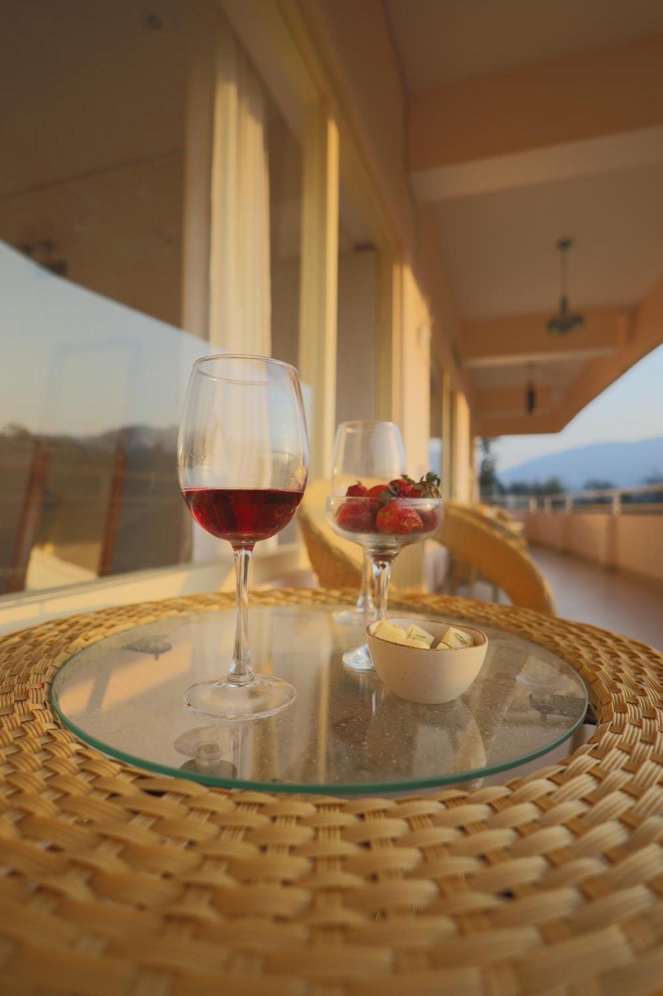 Nazaara -Thhpsociety - Mukteshwar - Witness The View From Your Bed Exterior photo