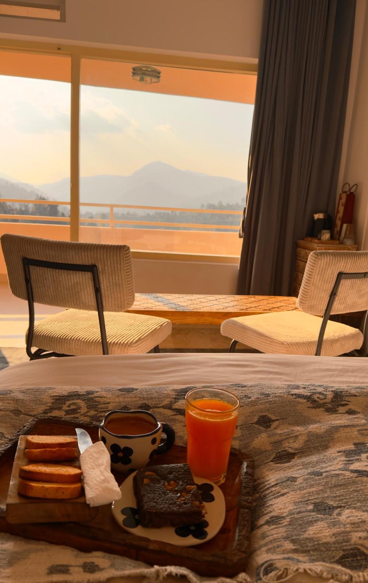 Nazaara -Thhpsociety - Mukteshwar - Witness The View From Your Bed Exterior photo